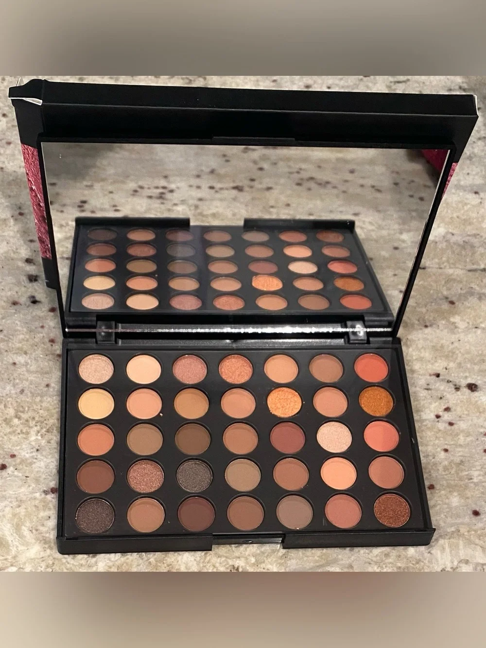 Aolikoko Matte Natural 35 Color Eyeshadow Palette with mirror